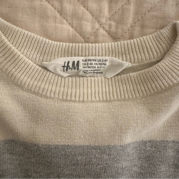 h&m kids sweaters (2) - Picture 7 of 9